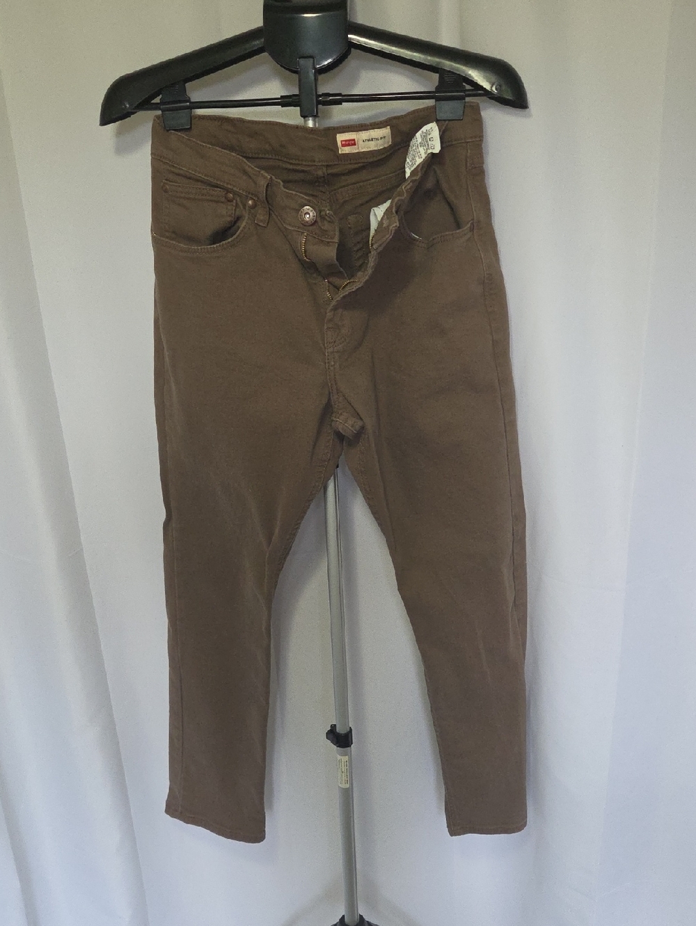 Wranglers Men's Athletic Fit Jeans in Brown